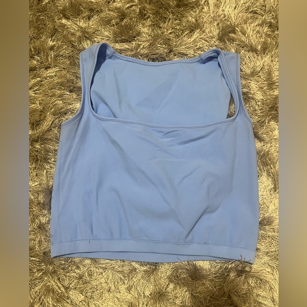 Blue going out top